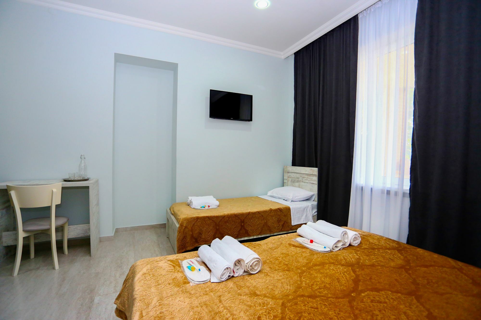 Hotel City Кутаиси Екстериор снимка